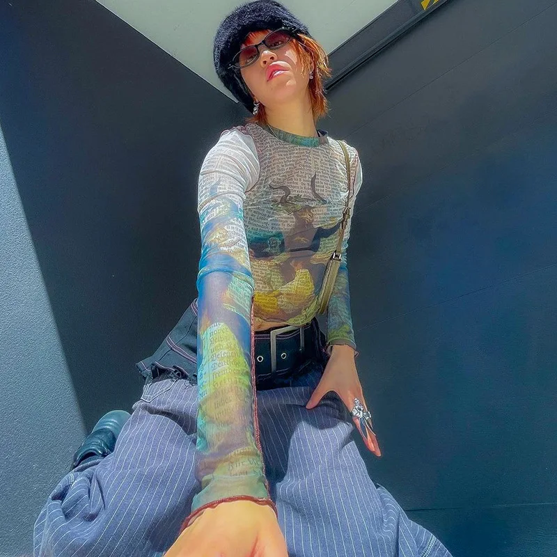 Женская модная облегающая футболка укороченные топы с принтом газет длинным