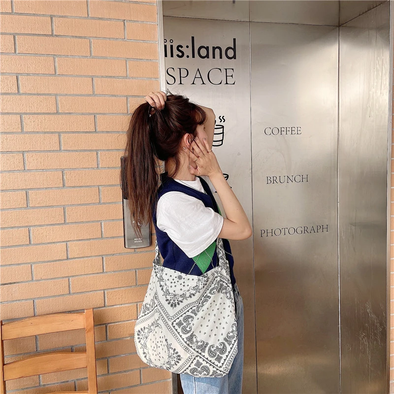 

Light Retro Cashew Flower Diagonal Shoulder Bags Ethnic Style Casual Foldable Reusable Shopping Bag Fashionable Large Canvas Bag