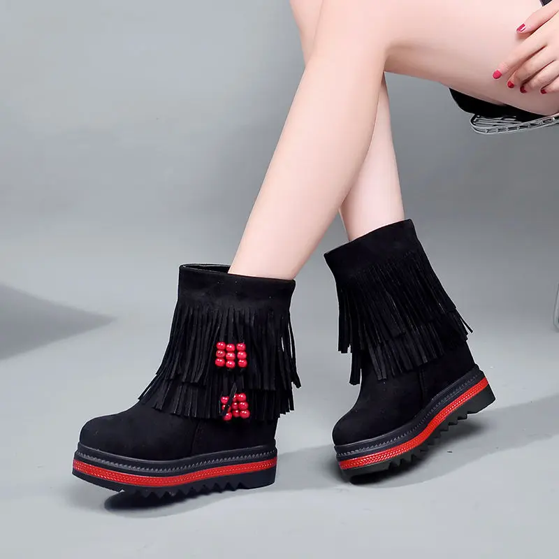 

2020 Winter New Polish Leather Short Boots Women Tassel Height Increasing Insole Cotton Wedge Platform Snow High-Heel Red Beaded