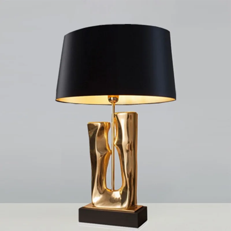 

Nordic fashion light luxury simple designer post-modern table lamp American Creative Art high-grade ceramic table lamp