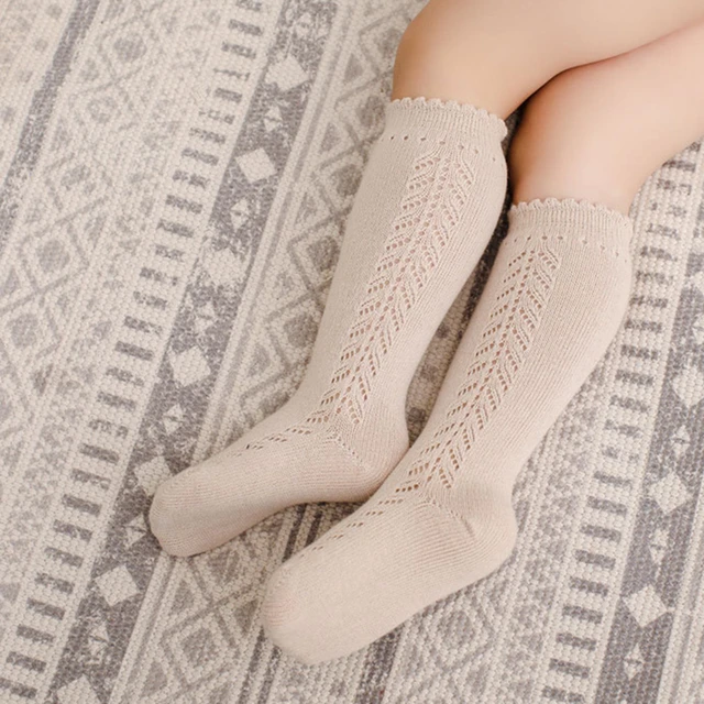 Гольфы бежевые теплые. Бежевые гольфы. Одежда для гольфа. Трикотажные гольфы. Гольфы calzedonia.