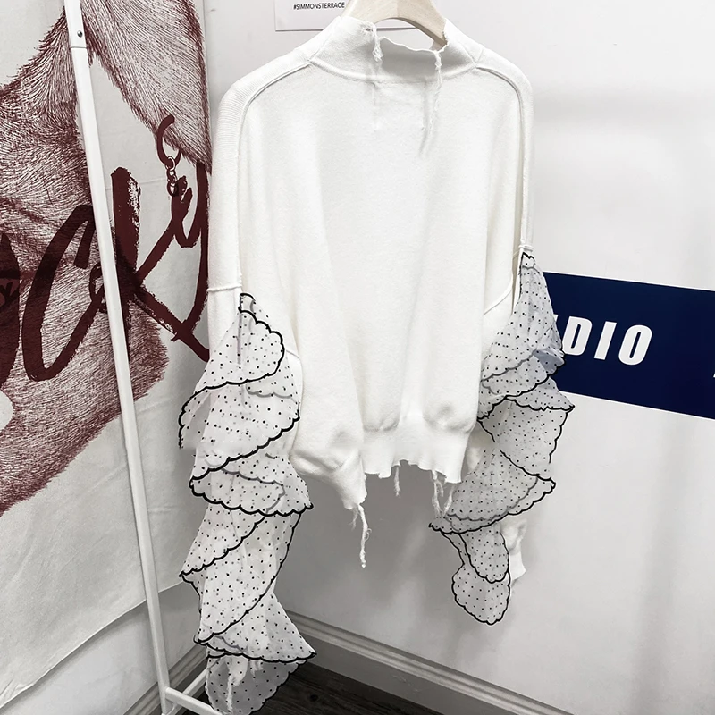 

VGH Korean White Patchwork Dot Print Ruffle Coat For Women V Neck Long Sleeve Casual Loose Coats Female 2021 Spring Fashion