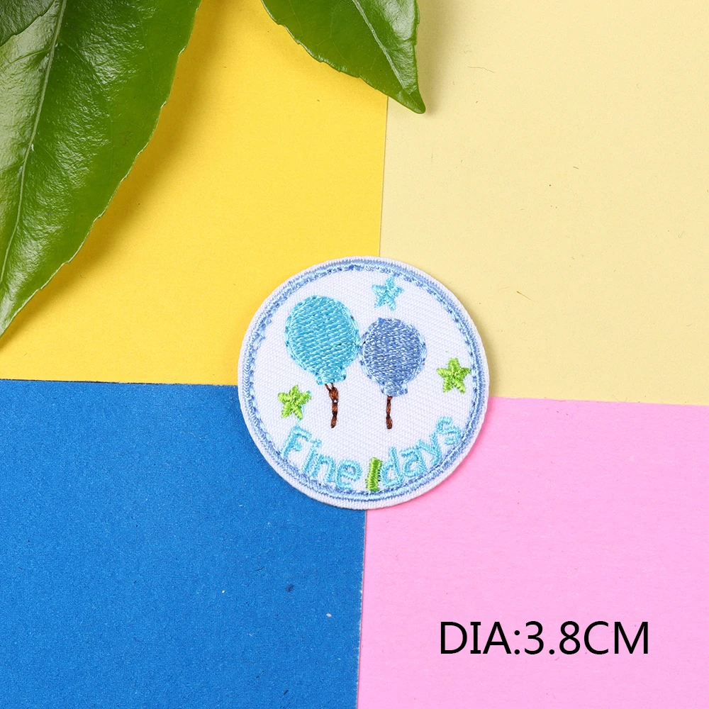 Торт воздушные шары красный Вышивка зонтиками напитки заплаты в форме моркови