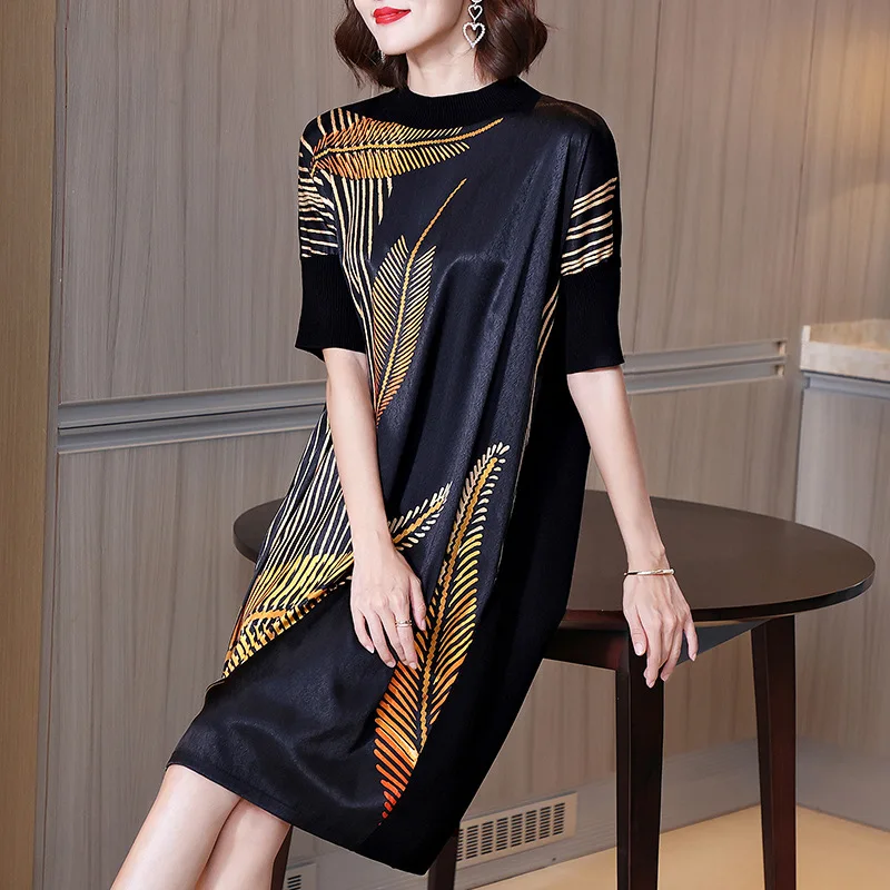 

Вязаное платье в иностранном стиле для мам среднего возраста, новинка, свободное темпераментное осеннее облегающее платье-трапеция большо...