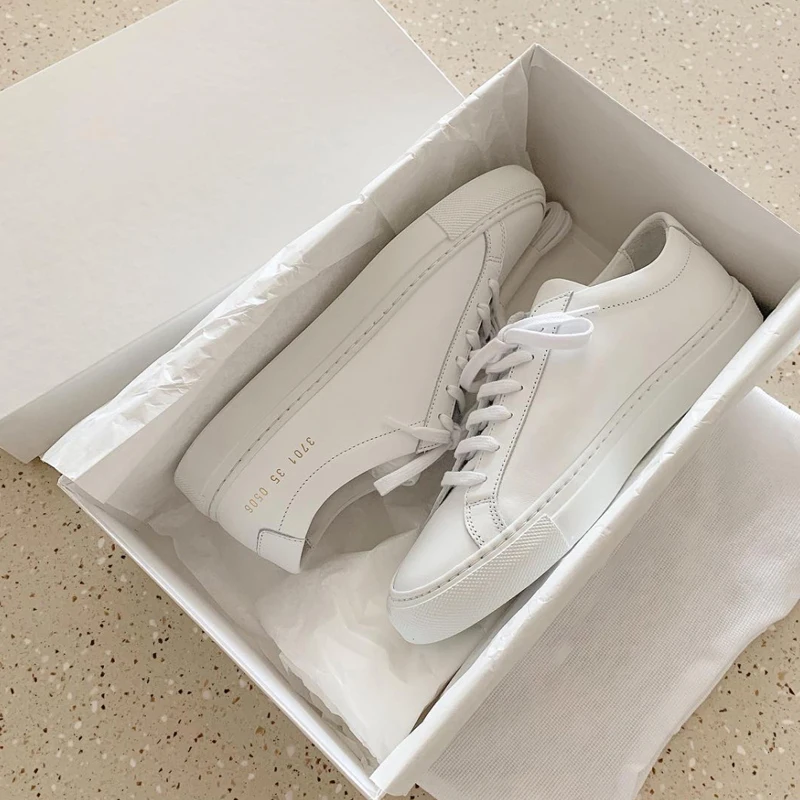 Кроссовки женские кожаные на плоской подошве Вулканизированная подошва модная