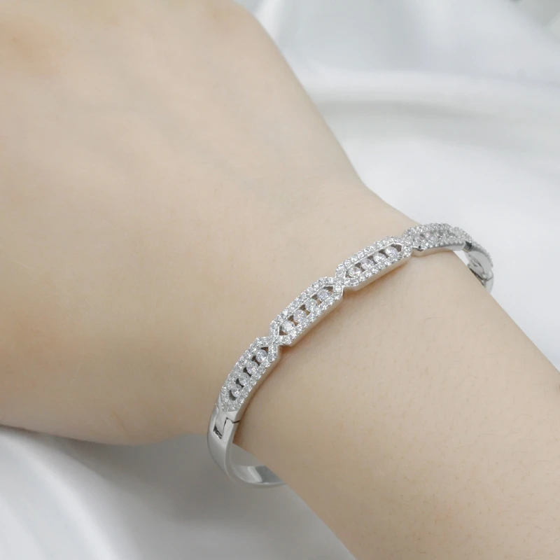 Браслет-манжета женский из серебра 925 пробы с открытой пряжкой | Украшения и