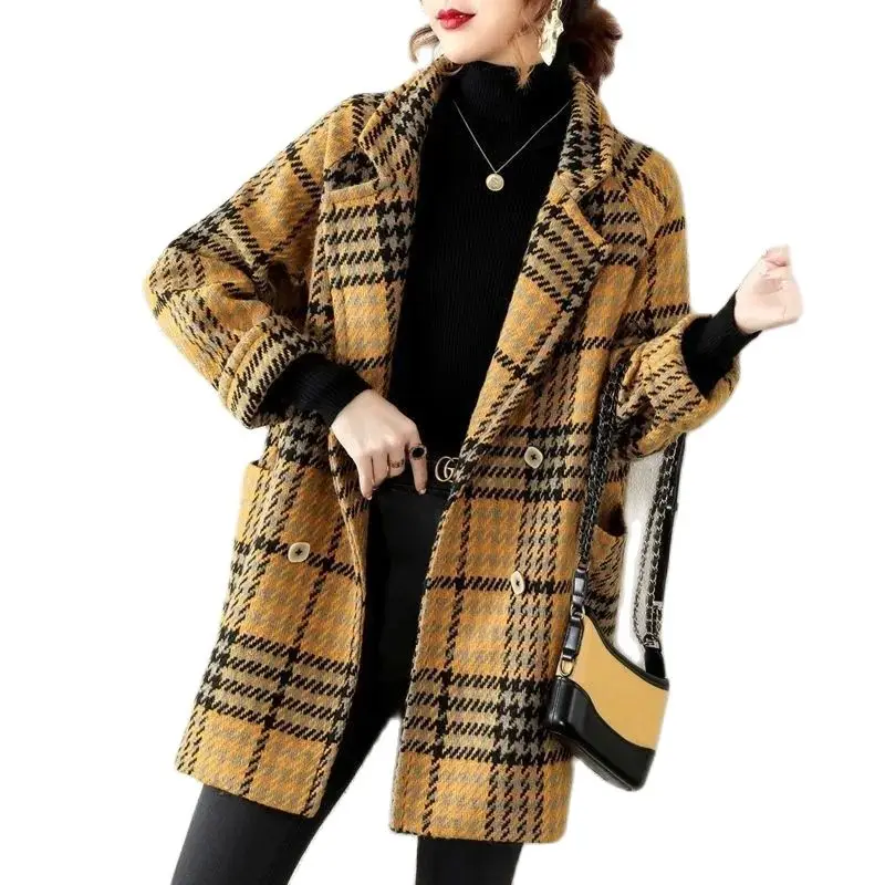 

Woolen coat women autumn and winter warm Korean fashion new Hepburn style high-end plaid Overcoat 589
