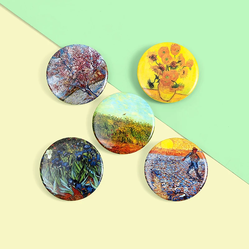 

Эмалированная брошь с изображением подсолнуха и звездного неба