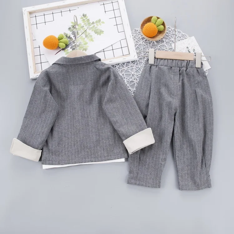 

Boy's suit Korean version spring and autumn new children's baby solid color stripe lapel long sleeve three-piece children's wear
