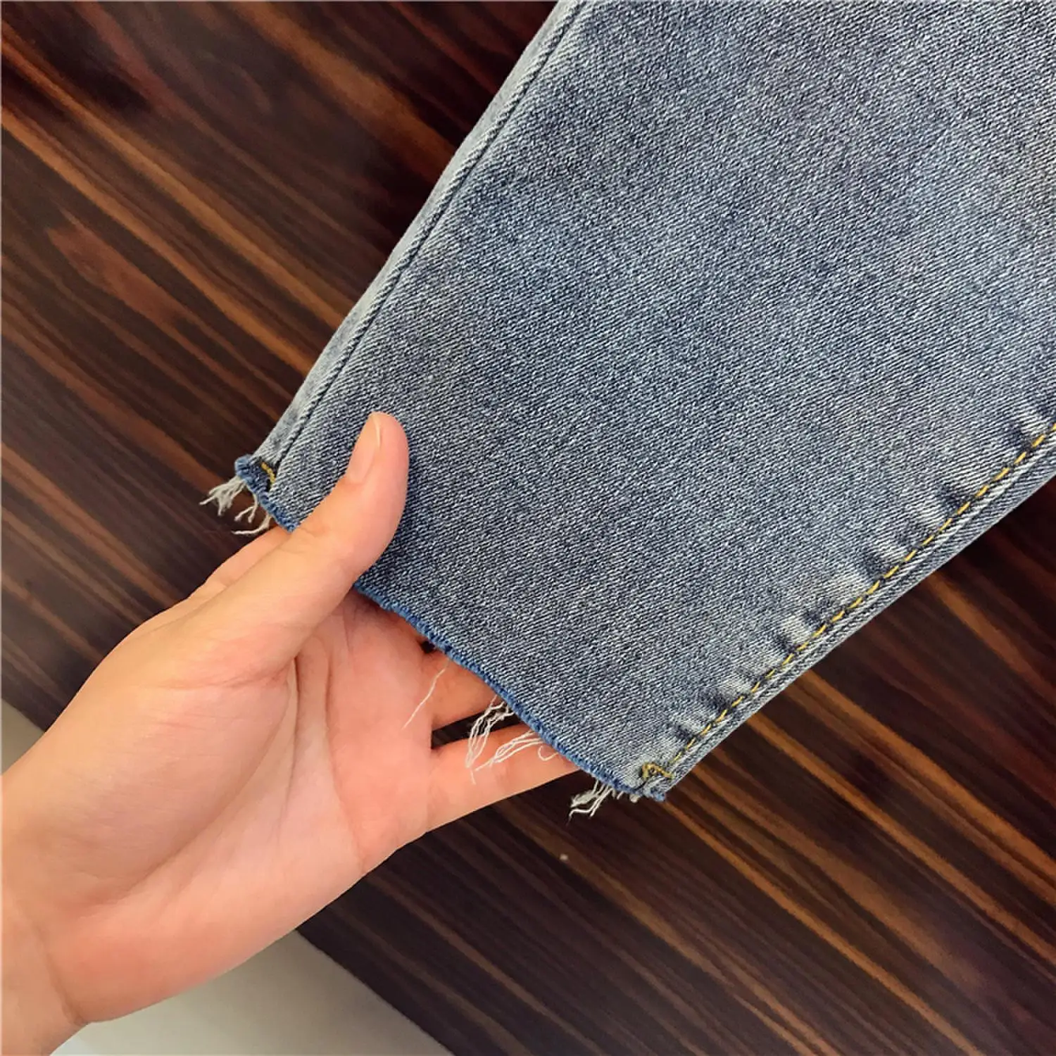 Женский спортивный костюм из двух предметов толстовка с капюшоном и джинсовые