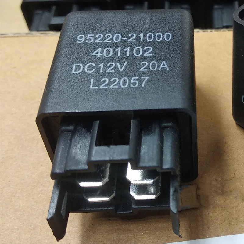 

1 PCS 95220-21000 4Pins 12V Relay