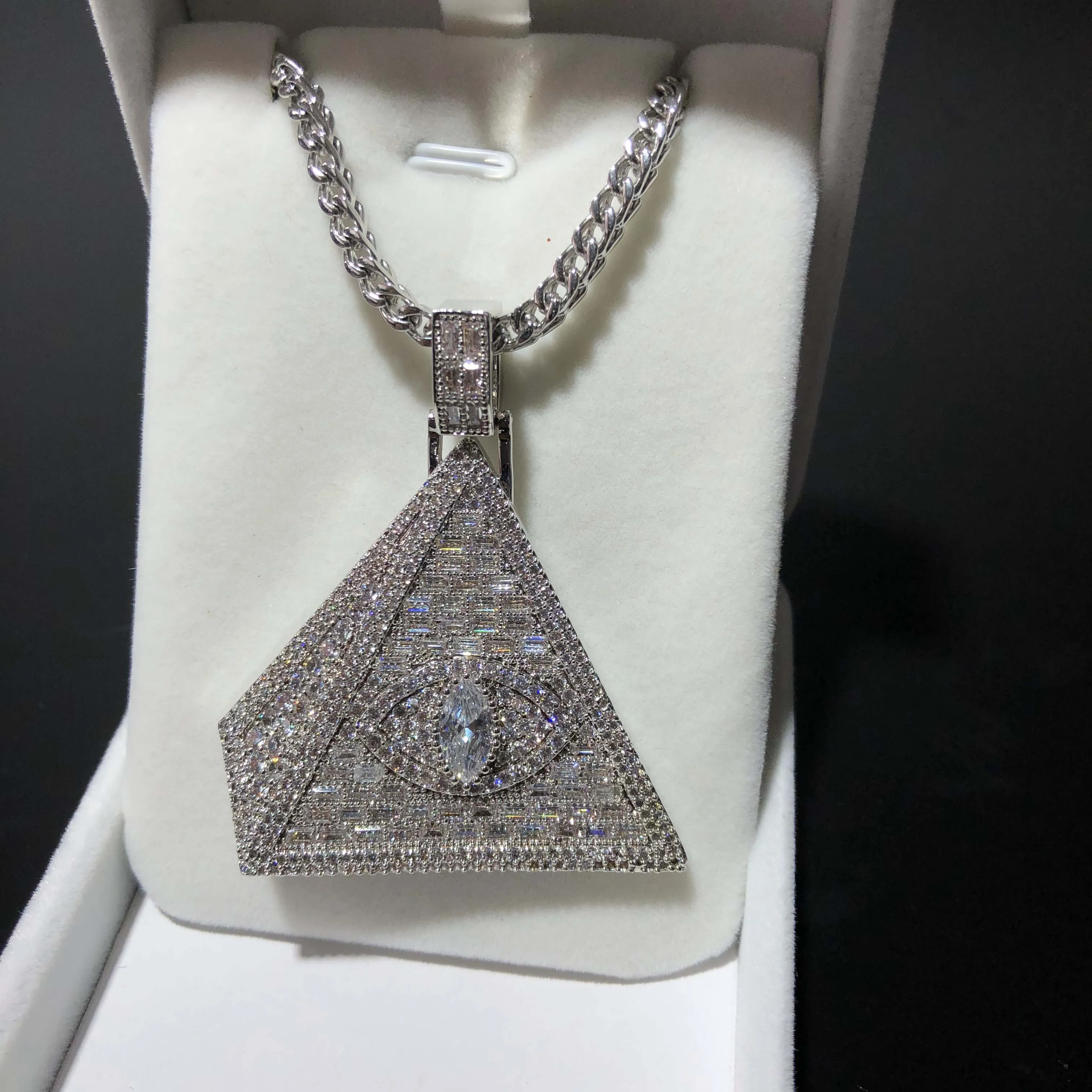 Мужские золотые подвески | Украшения и аксессуары