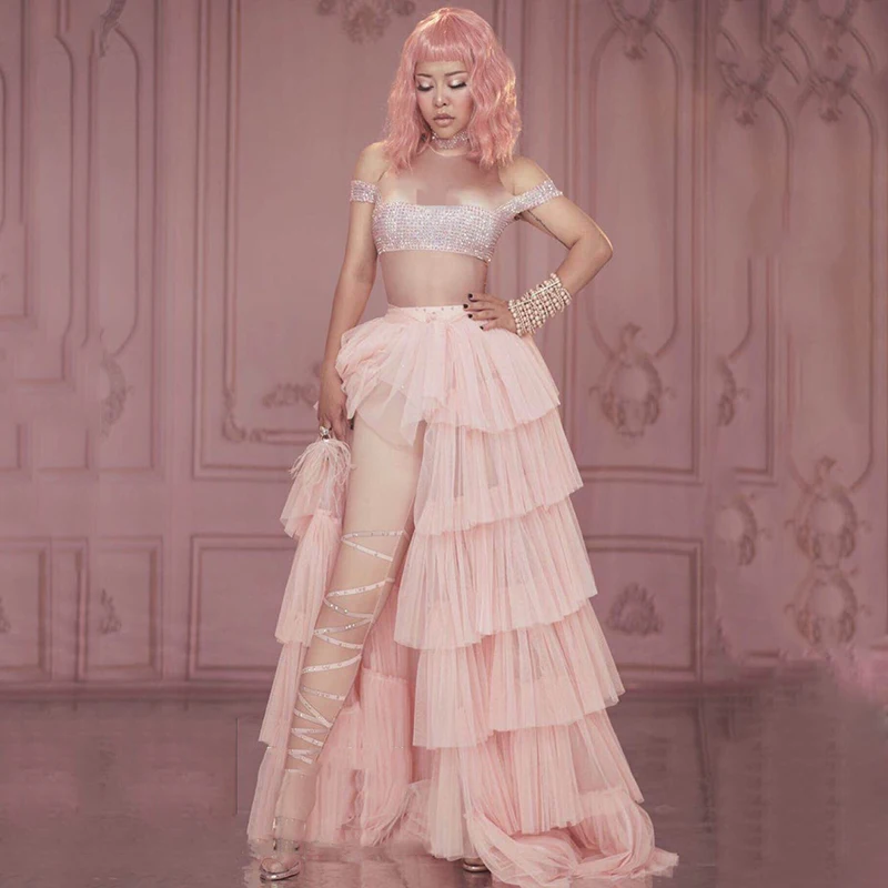 

Женский сценический костюм певицы, сексуальный комбинезон телесного цвета Стразы, розовая юбка-пачка, одежда для вечевечерние, одежда для в...