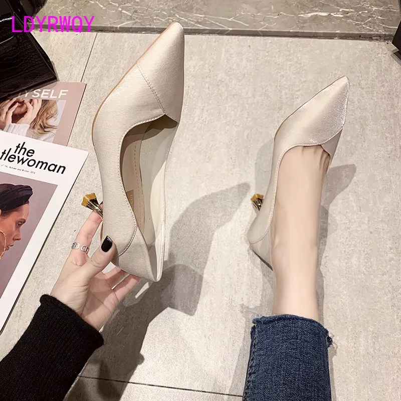 

Fashionable and versatile high heels 2021 spring and Autumn New Korean autumn black pointed single shoes