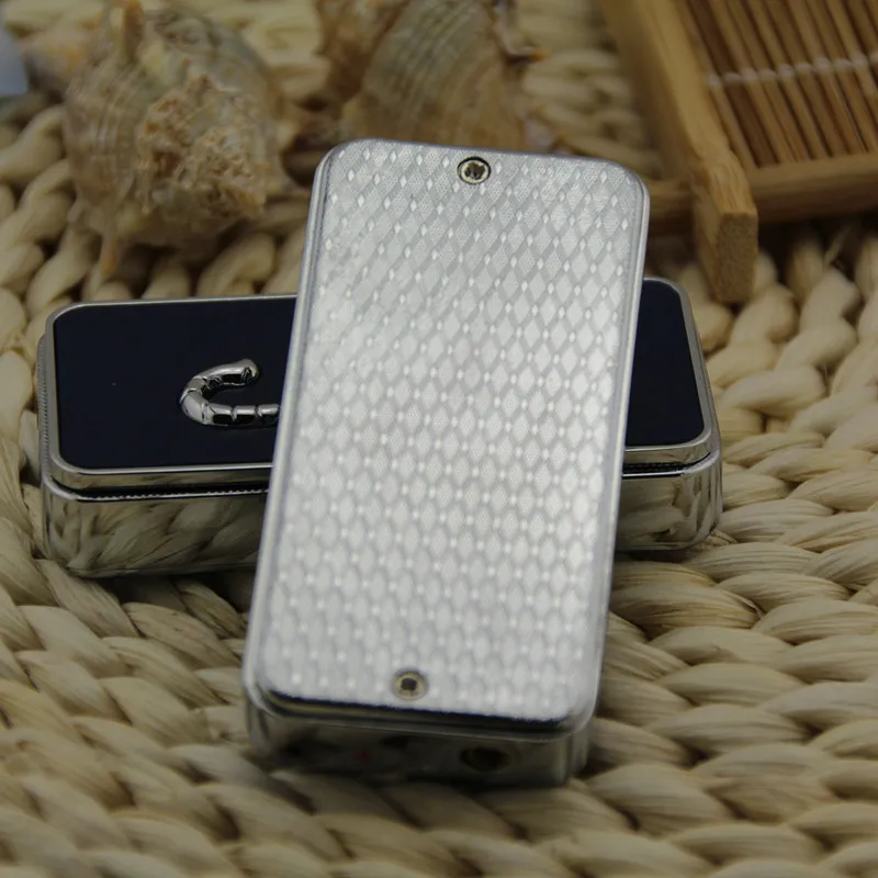 

Small and Creative Scorpion Gem Pattern Sticking Down To Lighter Straight Into The Lighter Regalos Para Hombre Originales Gifts