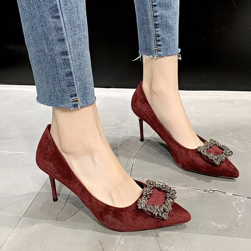 

Женские туфли-лодочки с острым носком, на тонком высоком каблуке, без застежки, с квадратной пряжкой, однотонные офисные привлекательные ту...