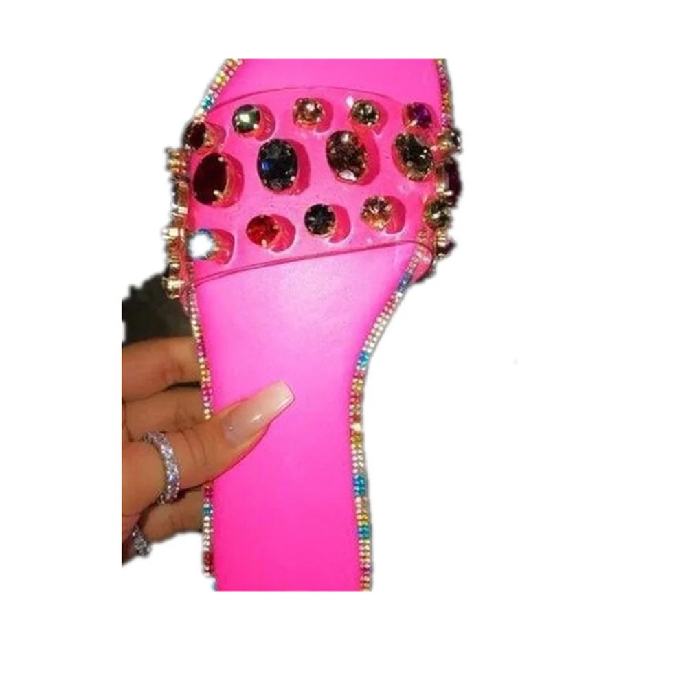 

2021 Summer Flat-bottomed Low-heeled PU Rubber Straight Color Rhinestone Transparent PU Sandals and Slippers FS21S154
