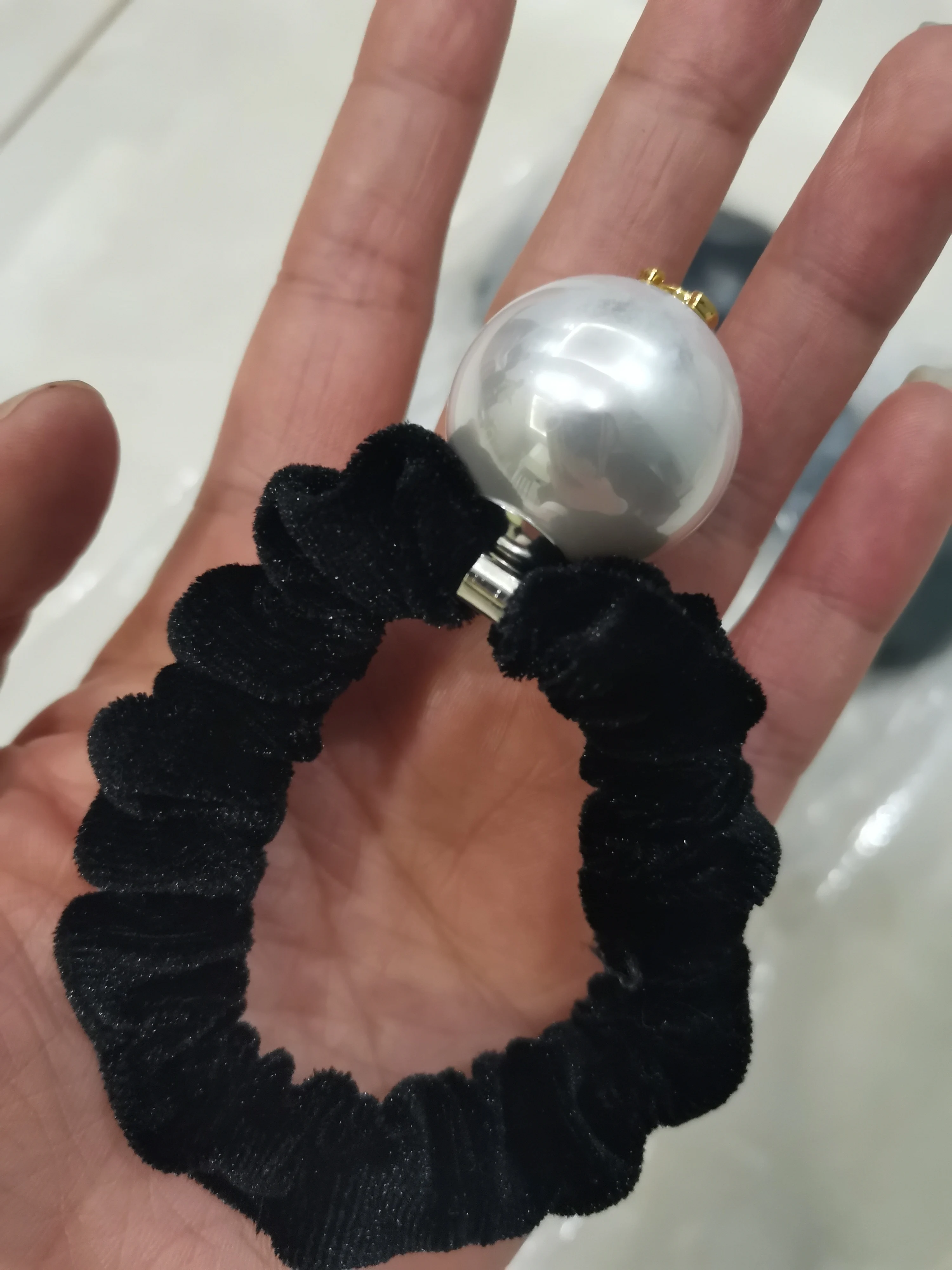 

Fashion Ladies Girls Pearl Hair Scrunchies Women Elastic Velvet Hair Bands Ponytail Holder Hair Ties Ropes Accessories Wholesale