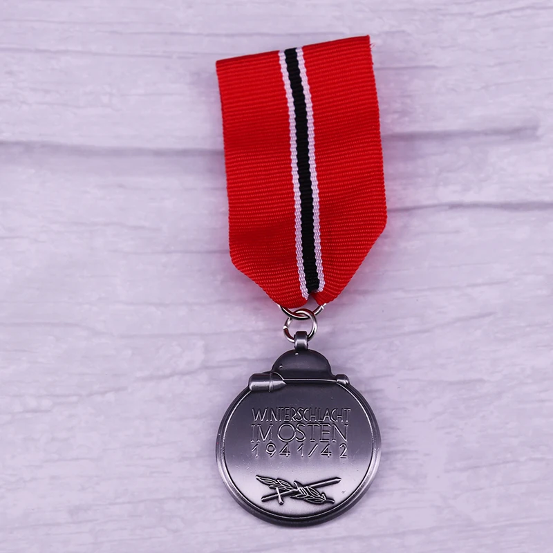 Медаль времен Второй мировой войны зимняя битва на востоке 1941-42 медаль редкая