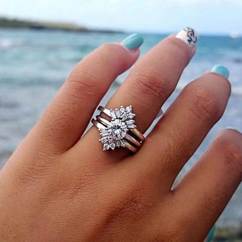 Изысканное гальванизированное серебряное кольцо Стразы полые трехслойные