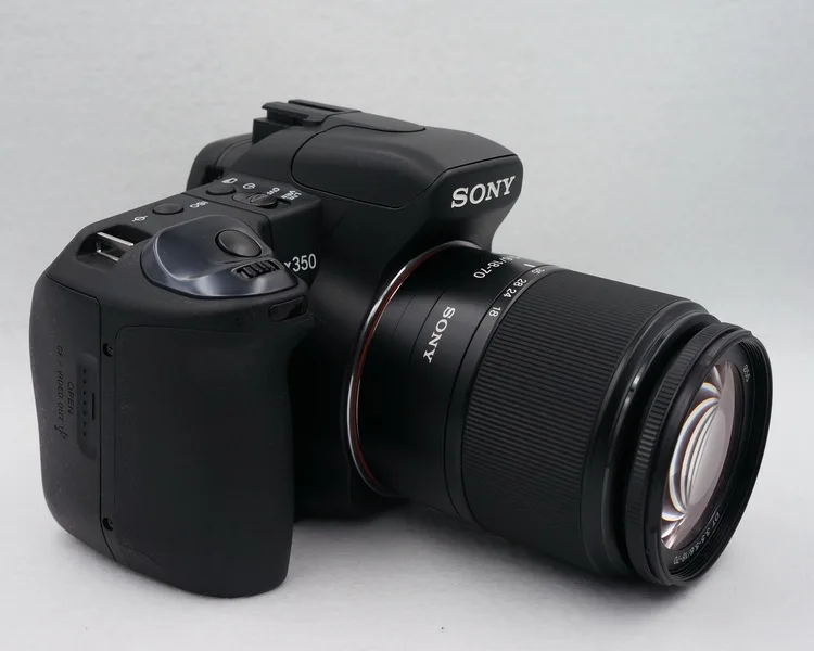 USED Sony Alpha DSLRA350K 14.2MP Digital SLR Camera with Super SteadyShot Image Stabilization DT 18-70mm f/3.5-5.6 Zoom Lens