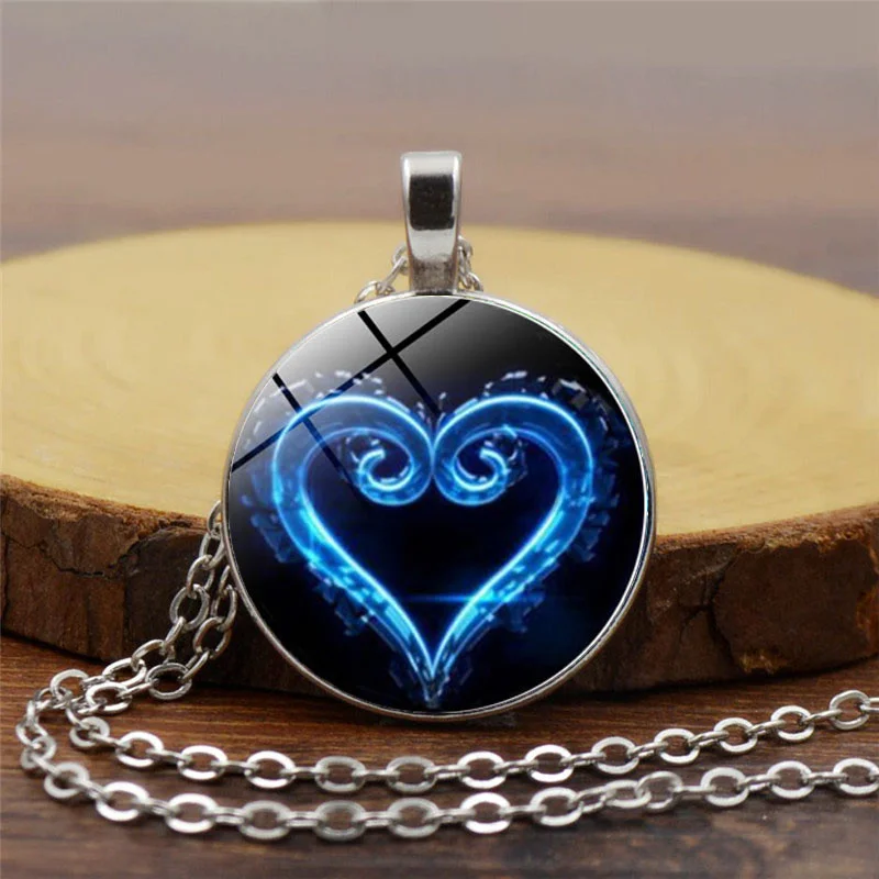 

Hearts Emblem Symbol Glass Pendant Necklace Charms Personality Occult Choker Necklaces Pendants Jewelry Gift