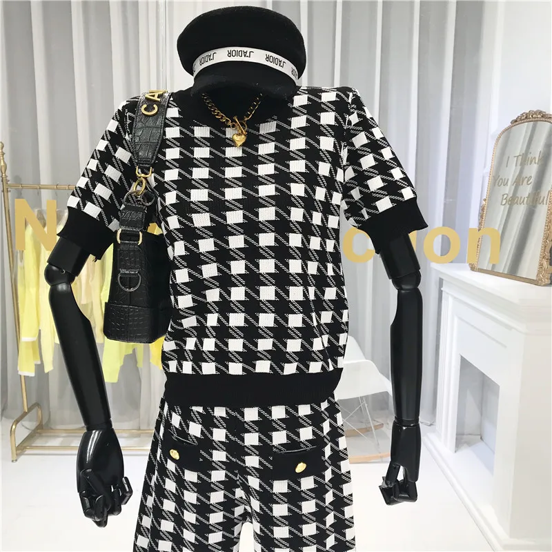 Женский вязаный костюм ALPHALMODA черный белый клетчатый свитер с короткими рукавами