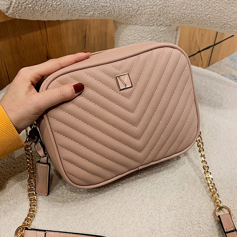 

VS V Pebbled V-Quilt Leather Crossbody Bag Gold Chain Square Shoulder Bag Large Capacity