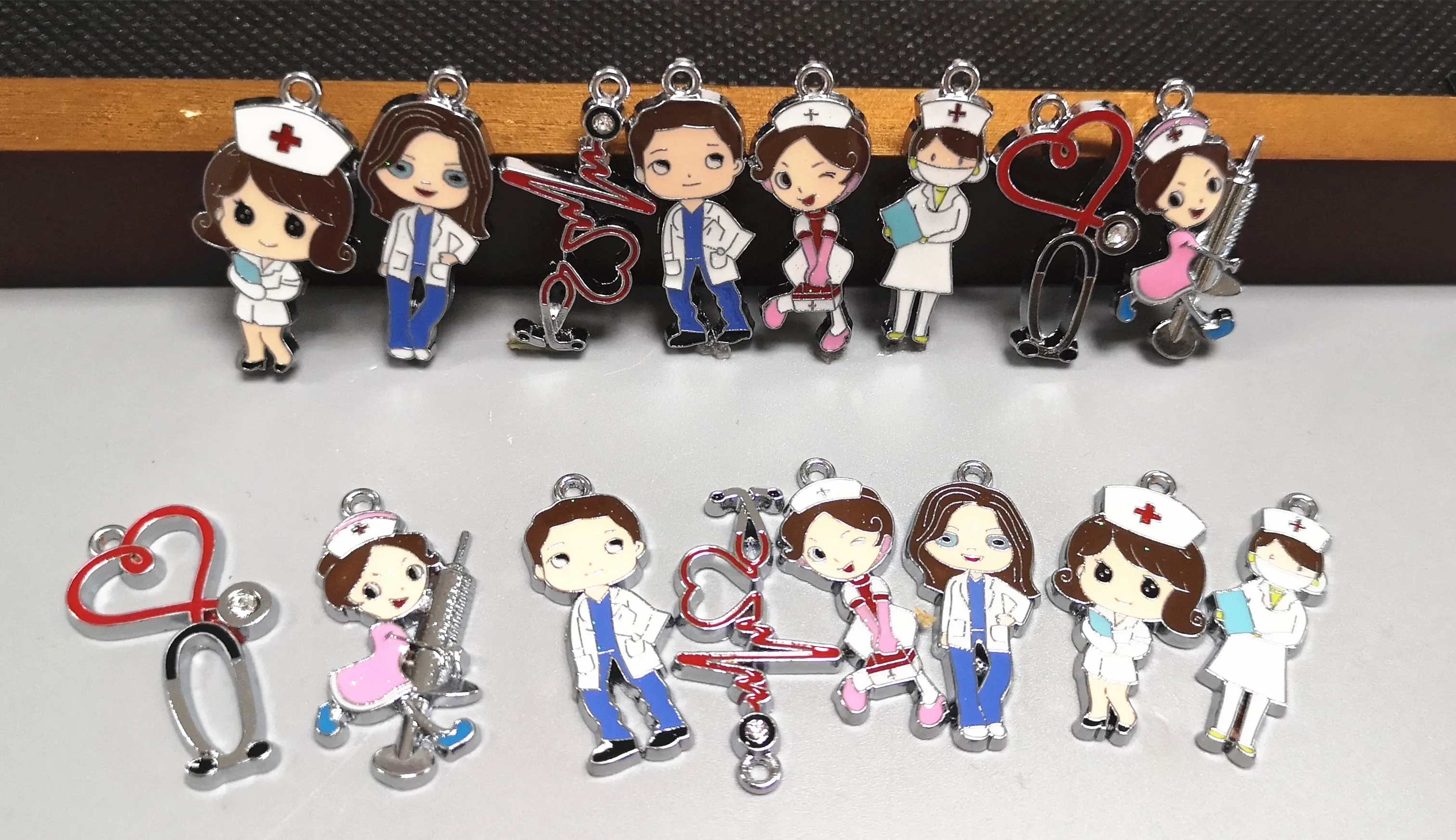 Цепочка для ключей сделай сам металлическая подвеска серого цвета с эмалью