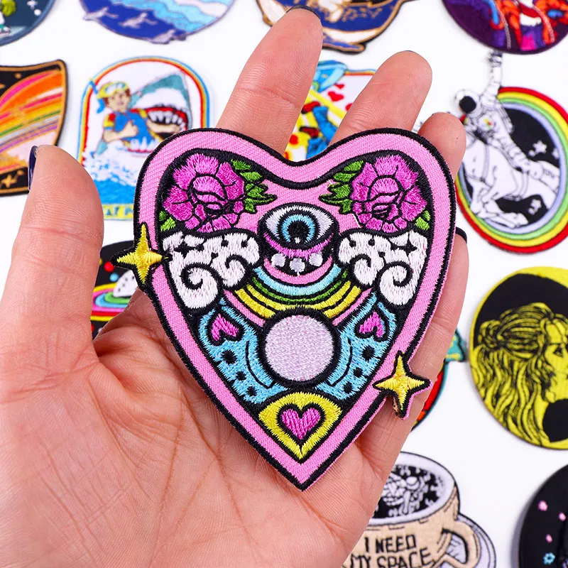 Термоклейкие нашивки с изображением космонавта астронавта инопланетянина НЛО -