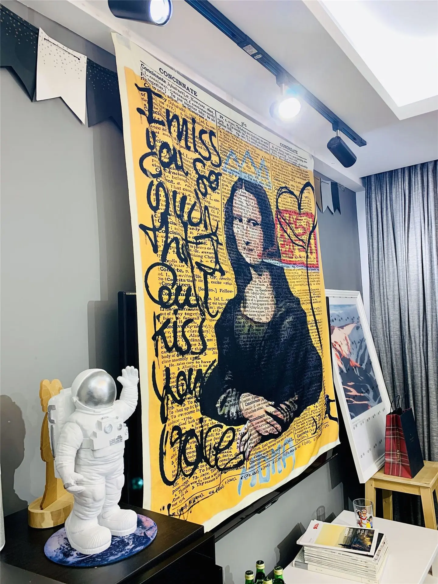 

Mona Lisa Graffiti Tapestry Wall Hanging Bohemian Beach Mat Polyester Blanket Yoga Mat Home Bedroom Art Carpet