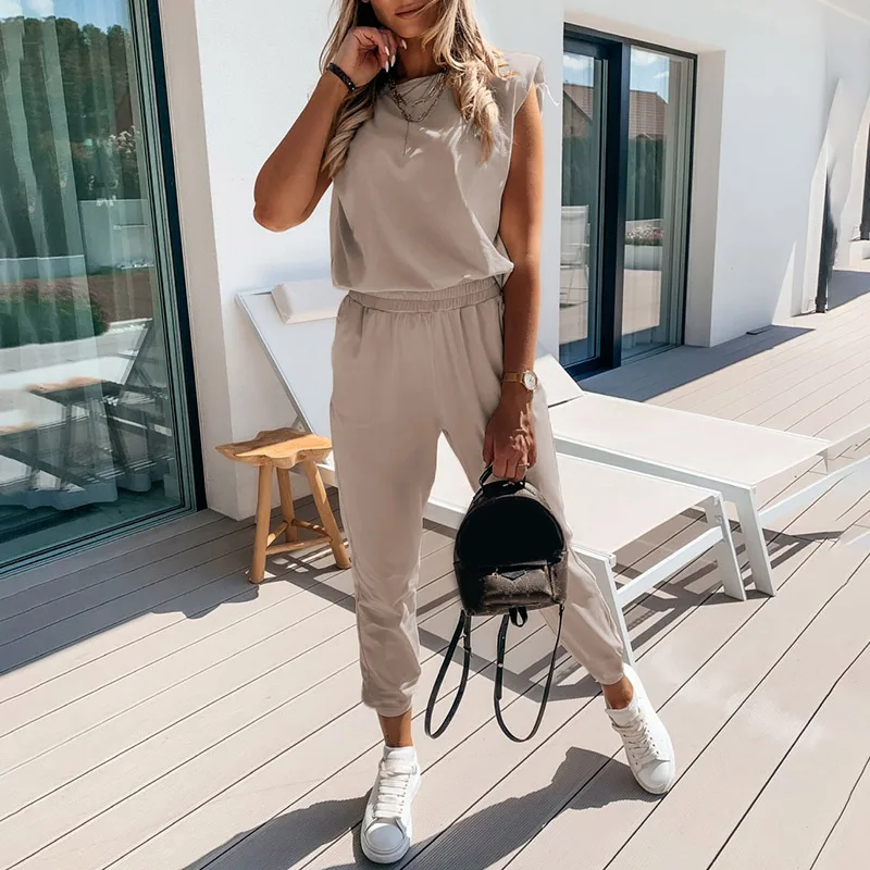 Женский спортивный костюм из 2 предметов блузка без рукавов и длинные брюки с