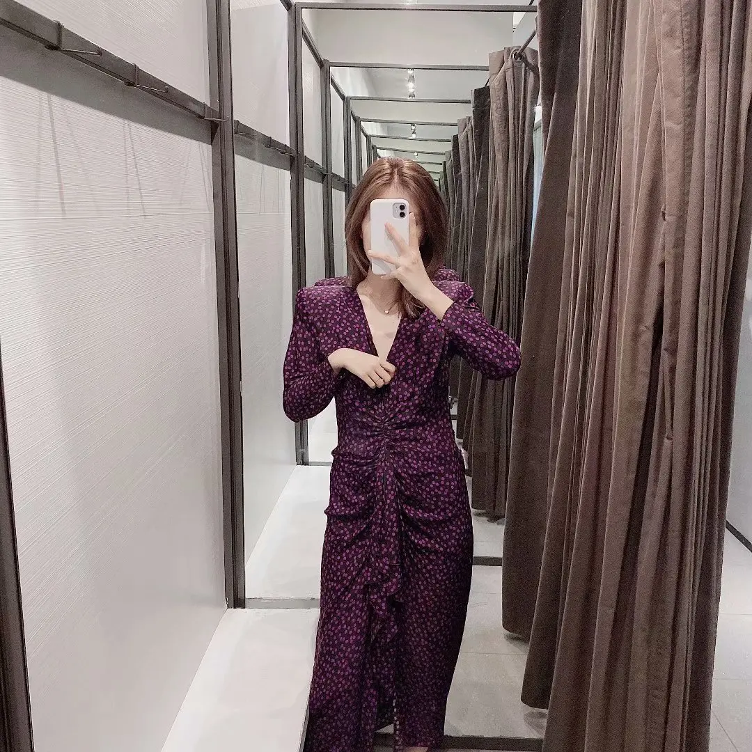 Ms. autumn and winter 2019 new women's shoulder pads dot dress fashion Slim V-neck long-sleeved -27 301 |