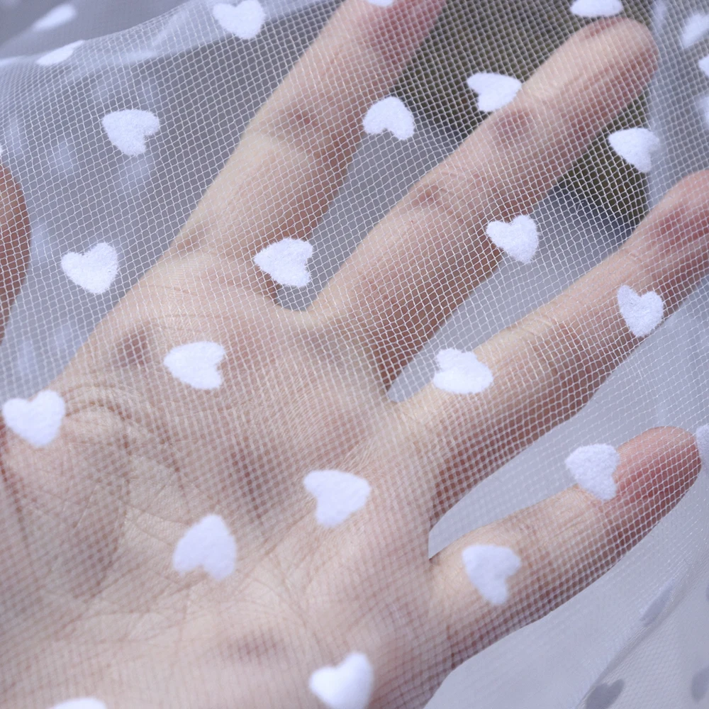 Сетчатая гипюровая кружевная ткань в горошек с черными сердечками 150 см | Дом и