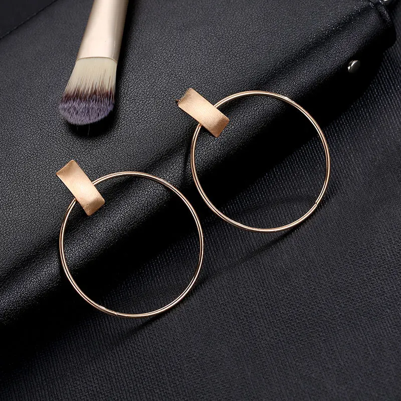 

2020 NEW Women Drop Earrings Korean Japan OL Simple Round Metal Earrings for Women Brincos Fashion Jewelry