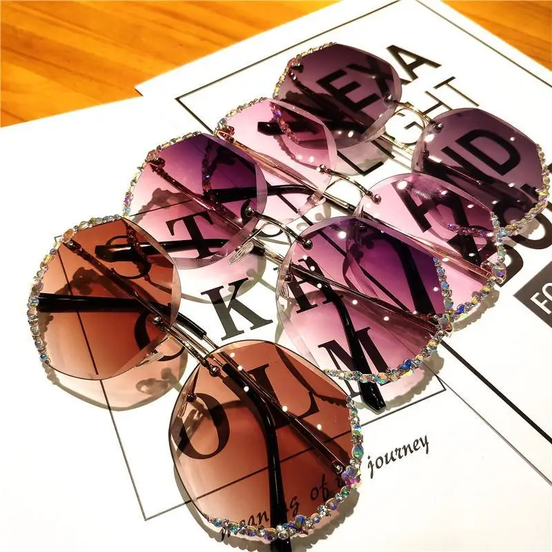 

Очки солнцезащитные женские без оправы, модные роскошные брендовые дизайнерские винтажные затемненные очки с океаническими линзами в мета...