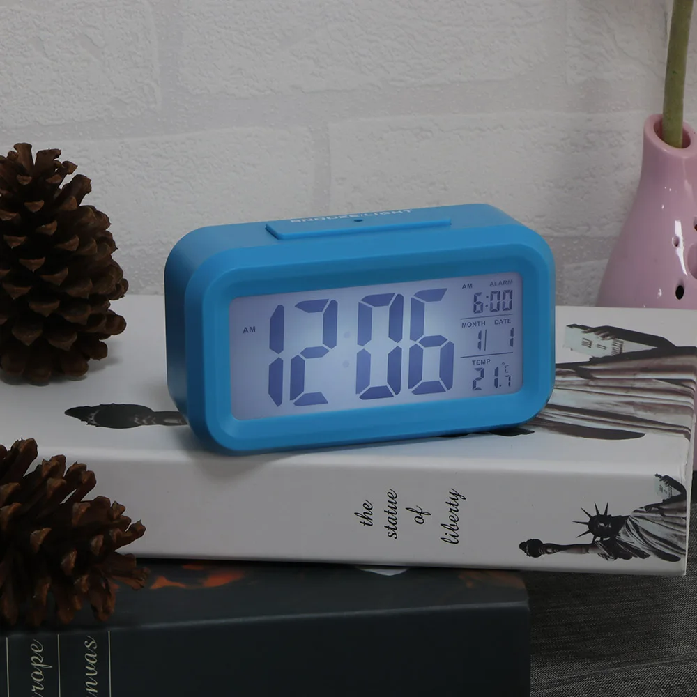 Цифровой светодиодный Будильник с большим экраном функцией повтора и питанием