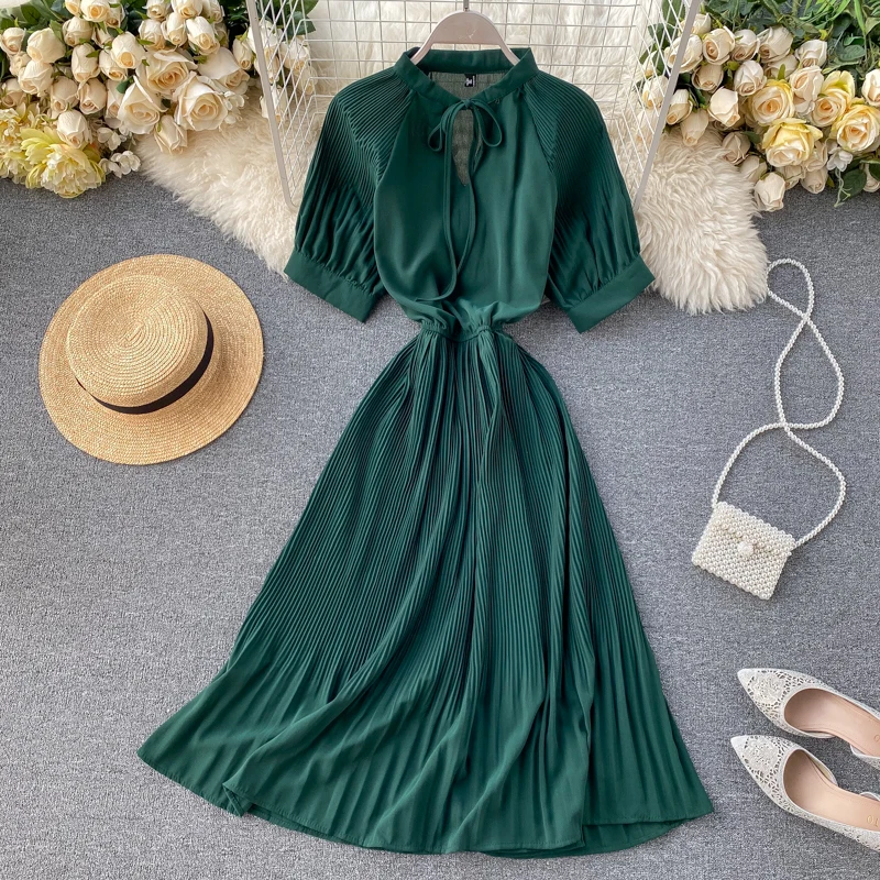

Women's Temperament V-neck Puff Sleeve Pleated Dress