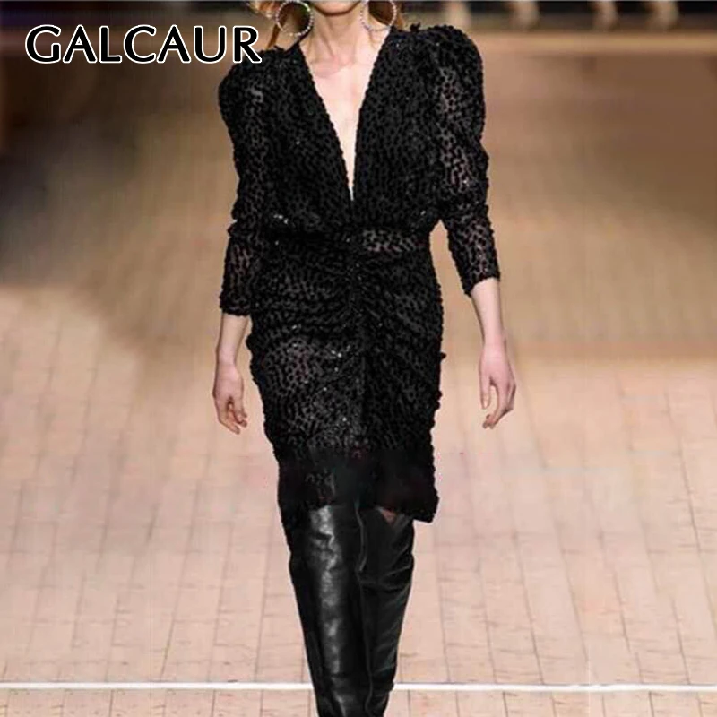 Платье GALCAUR в горошек с рюшами V образным вырезом и пышными рукавами высокой