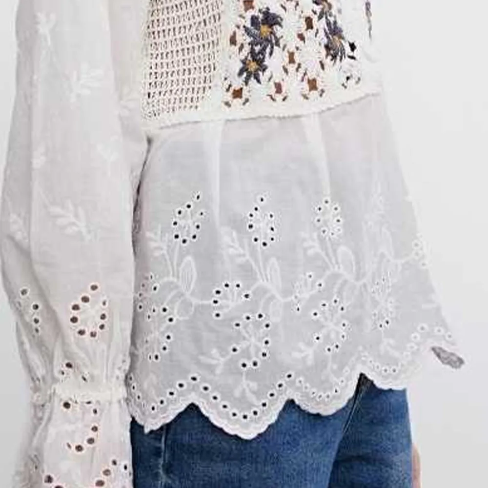 

New design in 2021 summer white lace with small top V-neck sleeve long sleeve embroidery Ruffle shirts girl blouse