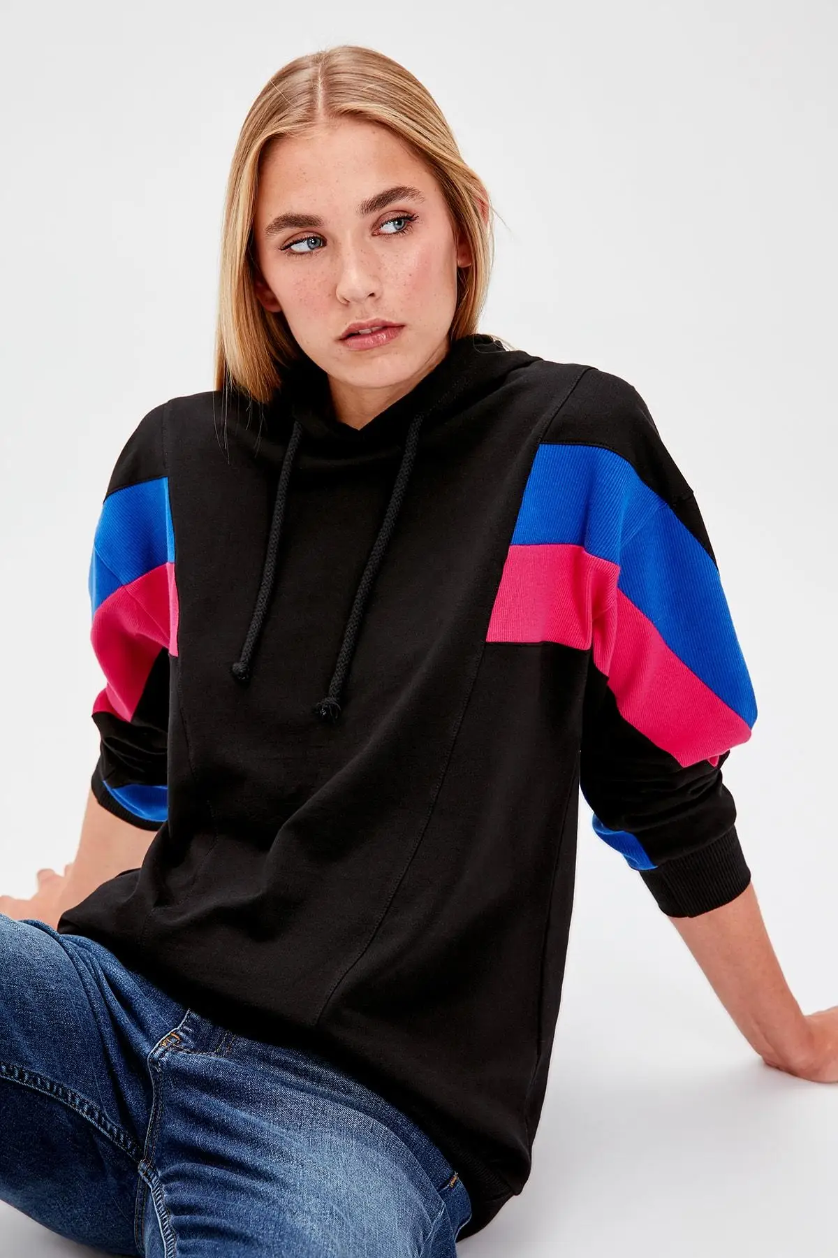 Trendyol черный с цветным блоком Boyfriend трикотажный Свитшот TWOAW20SW0075