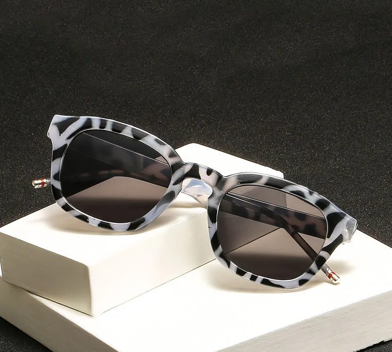 

Shades Square Frame Sunglasses Women Men PC Frame Sun Glasses Trend Lunette Eyeglasses Fashion Oculos FemininoTrend Gafas