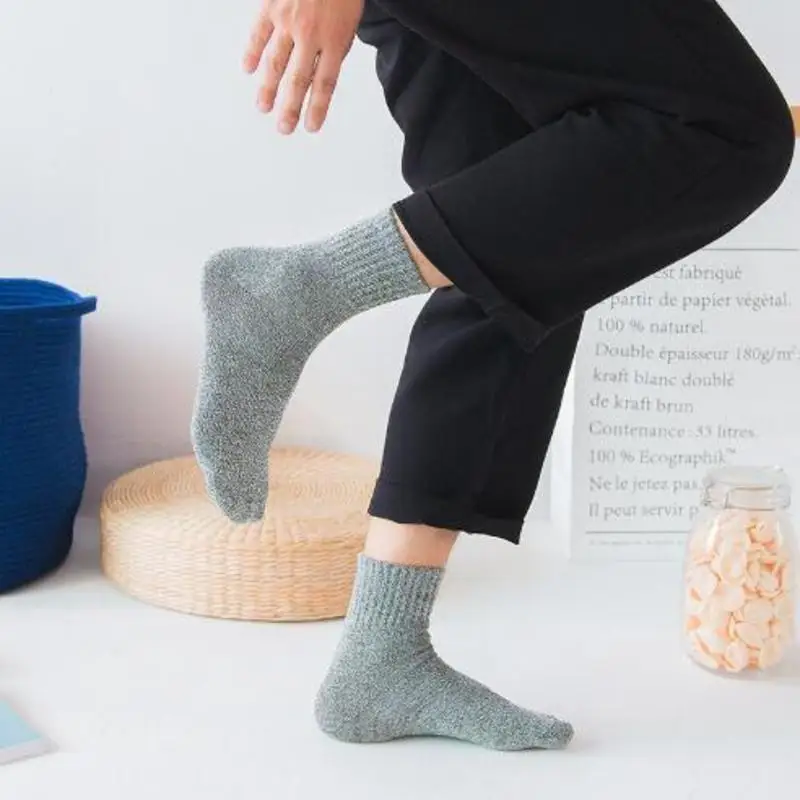 1 пара осенних и зимних новых носков одноцветные парные модели модные трендовые