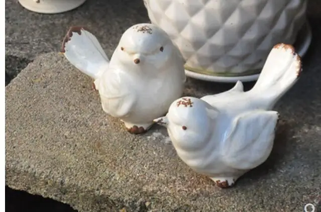 

1 pair of ceramic white vintage lovers Bird pigeon creative garden terrace interesting country decorations