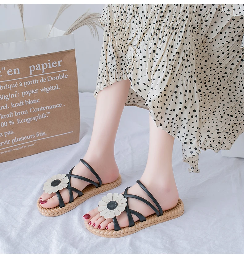 

Summer New All-match Fashion Style Roman Women Flat Shoes Fairy Sandals Popular Flower Slip on Casual Shoes