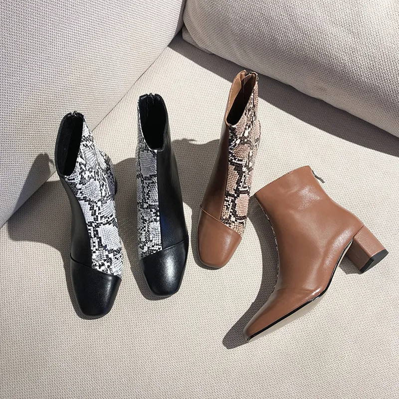 Женские ботильоны на высоком каблуке Asumer из натуральной кожи со змеиным узором
