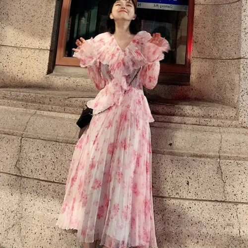 

Crumpled floral V-Neck long sleeve dress French Lantern Sleeve sweet long skirt pleated medium length Ruffle Skirt