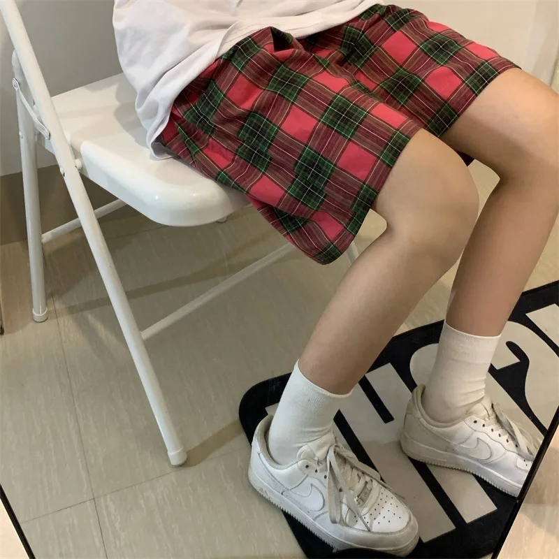 Женские клетчатые шорты до колена с высокой талией и широкими штанинами в стиле