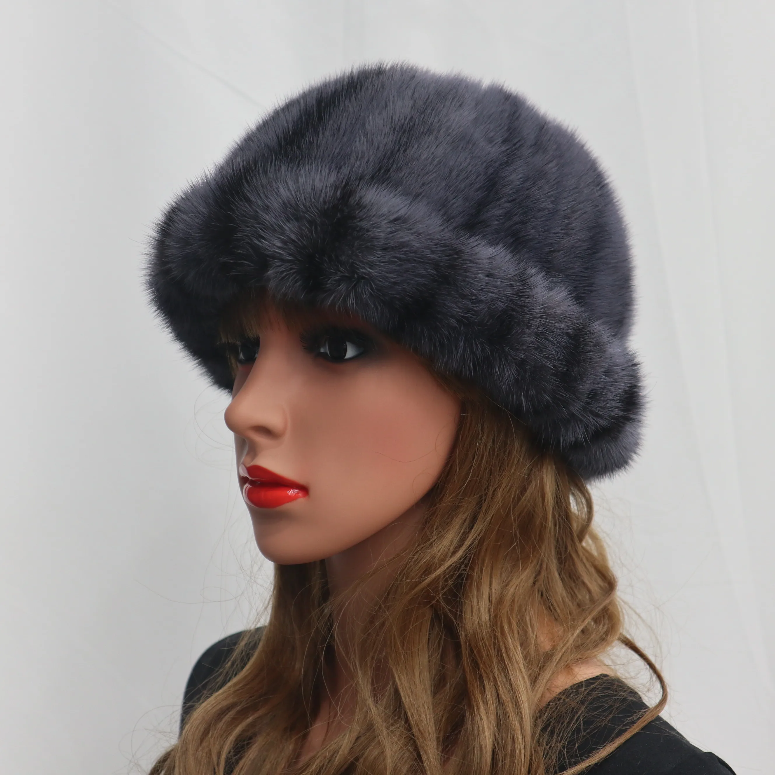 Женская шапка из натурального меха зимняя теплая норки и замши мягкая для женщин