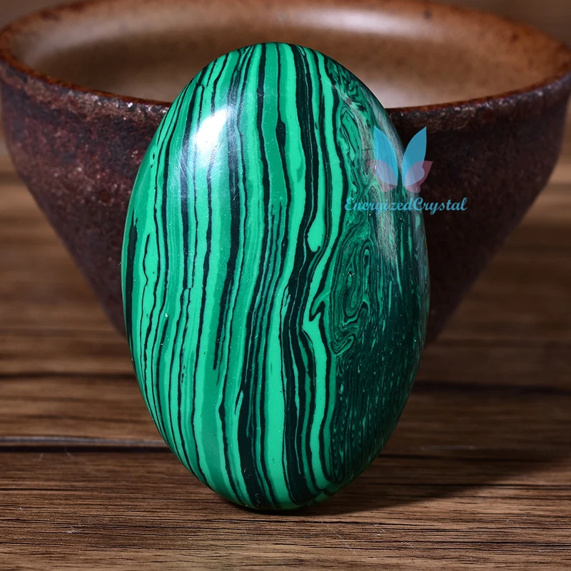 

Green Malachite Palm Stone Quartz Crystal Massage SPA Relaxation Meditation